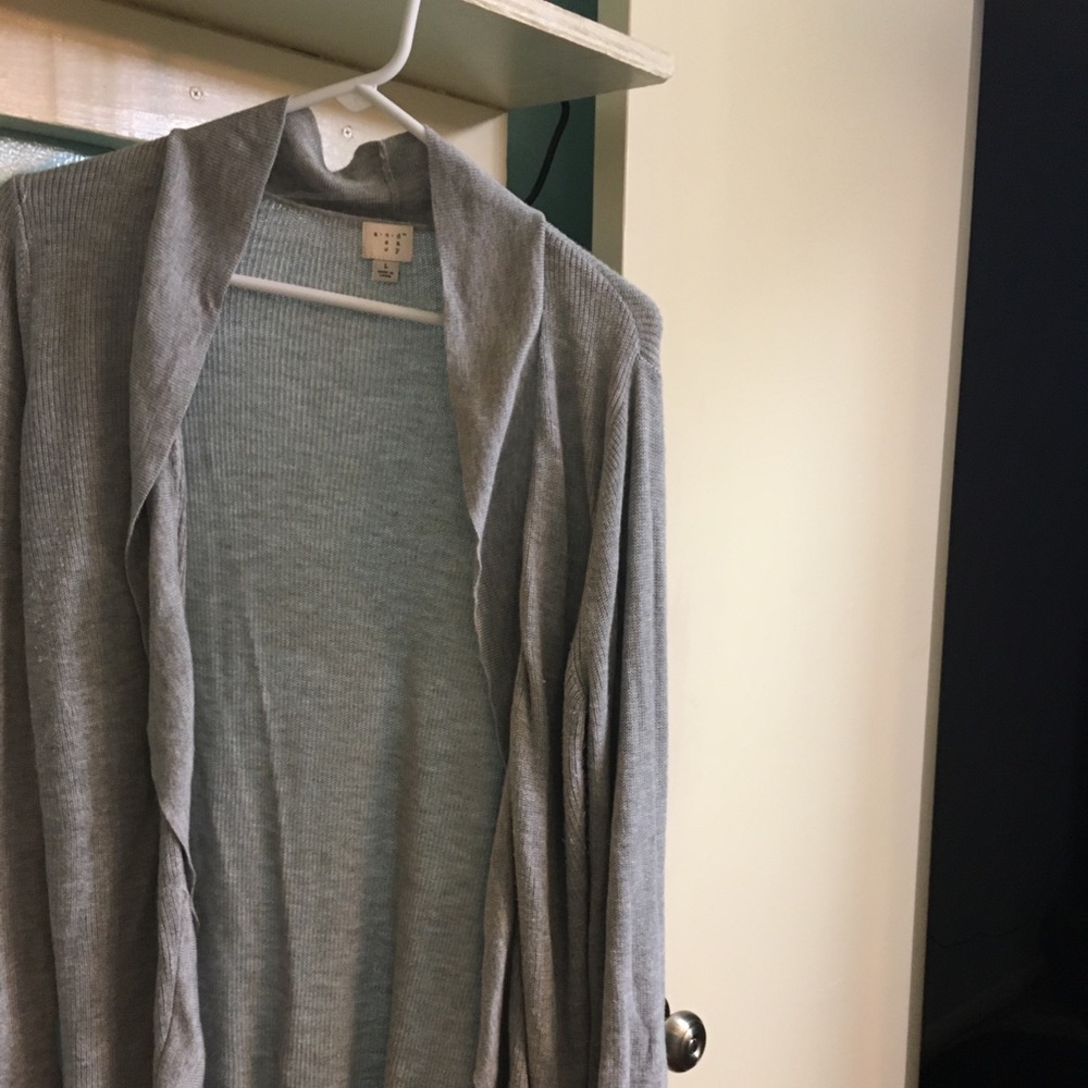 Gray open cardigan